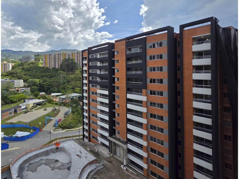 Venta Apartamento Camino Verde, Envigado. Para estrenar, oportunidad