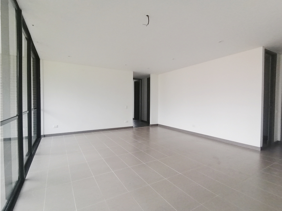 Venta Apartamento en Envigado, Loma de las Brujas. Moderno. Piso alto — foto 2