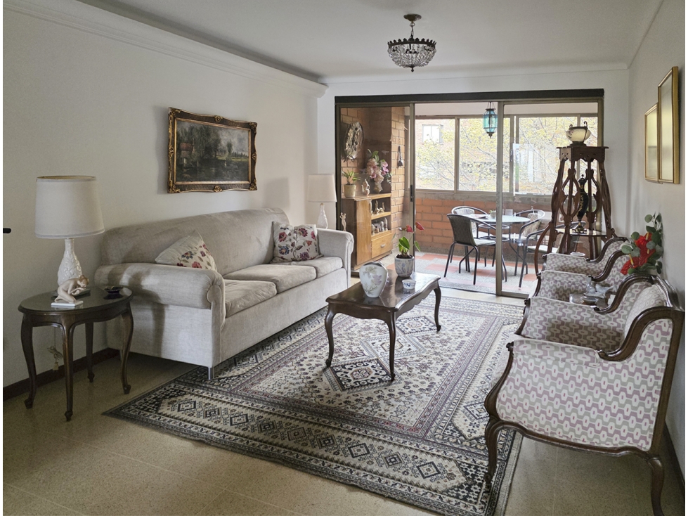 Venta Apartamento en Laureles, zona caminable. Edificio con piscina — foto 5
