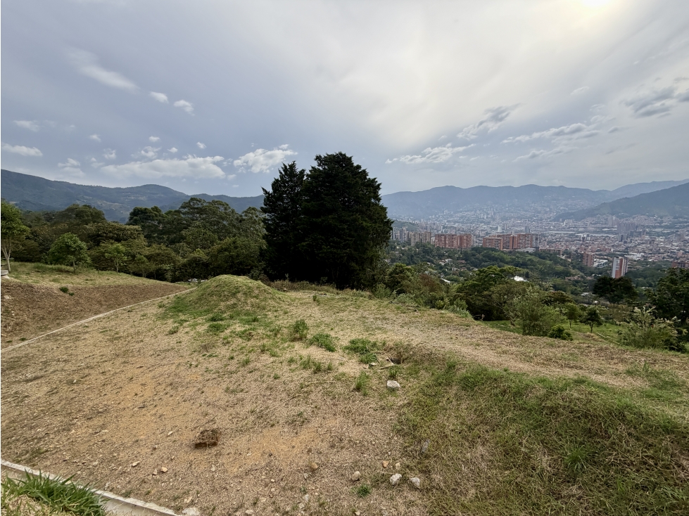 VENTA DE LOTE LOMA DEL ESCOBERO PARTE BAJA CON VISTA A LA CIUDAD — foto 2