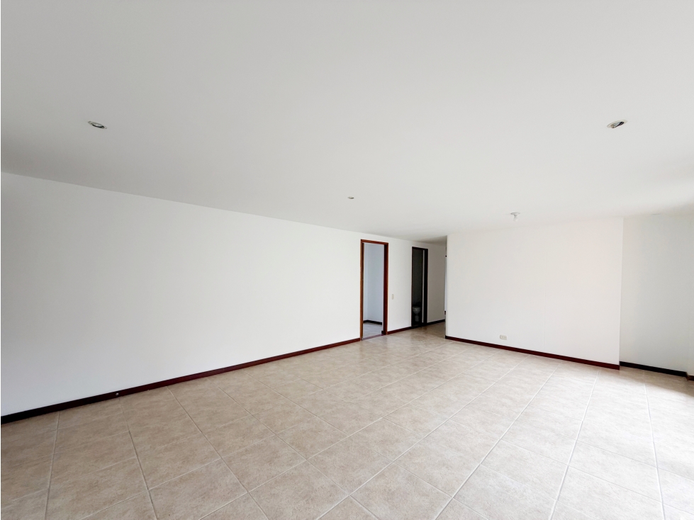 VENTA APARTAMENTO EL POBLADO TRANS INFERIOR CERCA AL MALL VERONA — foto 2