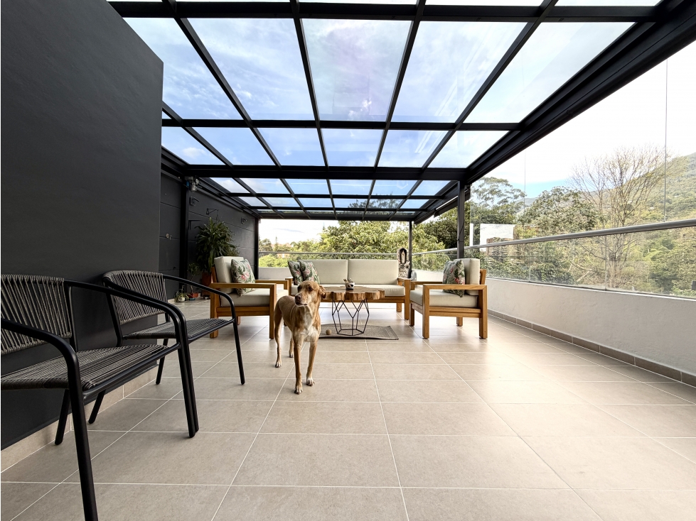 VENTA DE APARTAMENTO TRANSVERSAL INTERMEDIA CON TERRAZA — foto 2