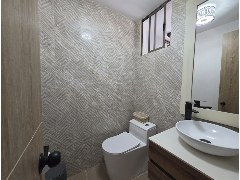 Venta Casa Envigado, Loma del Chocho.Tres niveles , Zona verde — foto 3