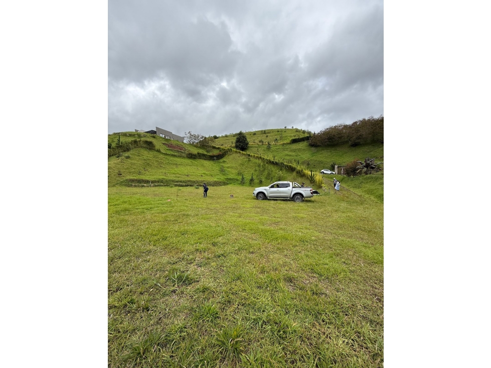 LOTE EN VENTA, HERMOSO, EL RETIRO V. EL CHUZCAL — foto 3