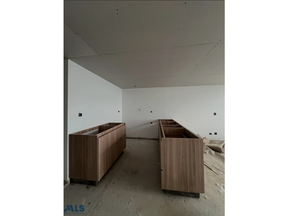 V E N T A | EXCLUSIVA APARTA SUITE U OFICINA. POBLADO - PALMAS — foto 5