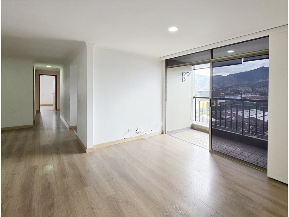 Venta apartamento Envigado, parte plana cerca a Viva. Remodelado full — foto 4