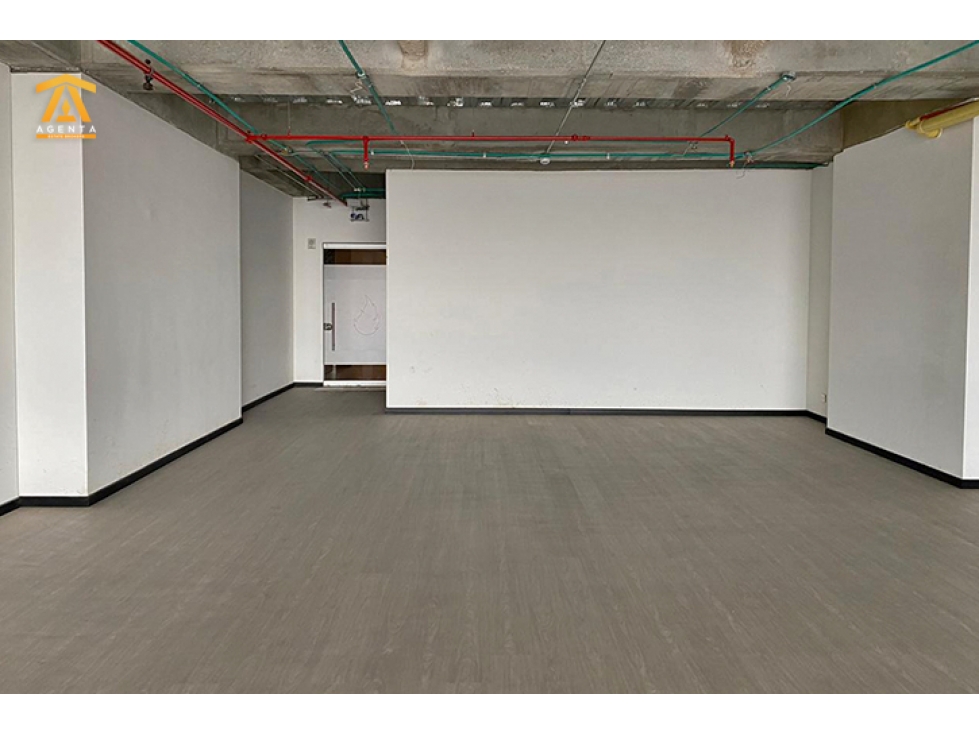 OFICINA 146 m2 / Torre Krystal / VENTA - RENTA
