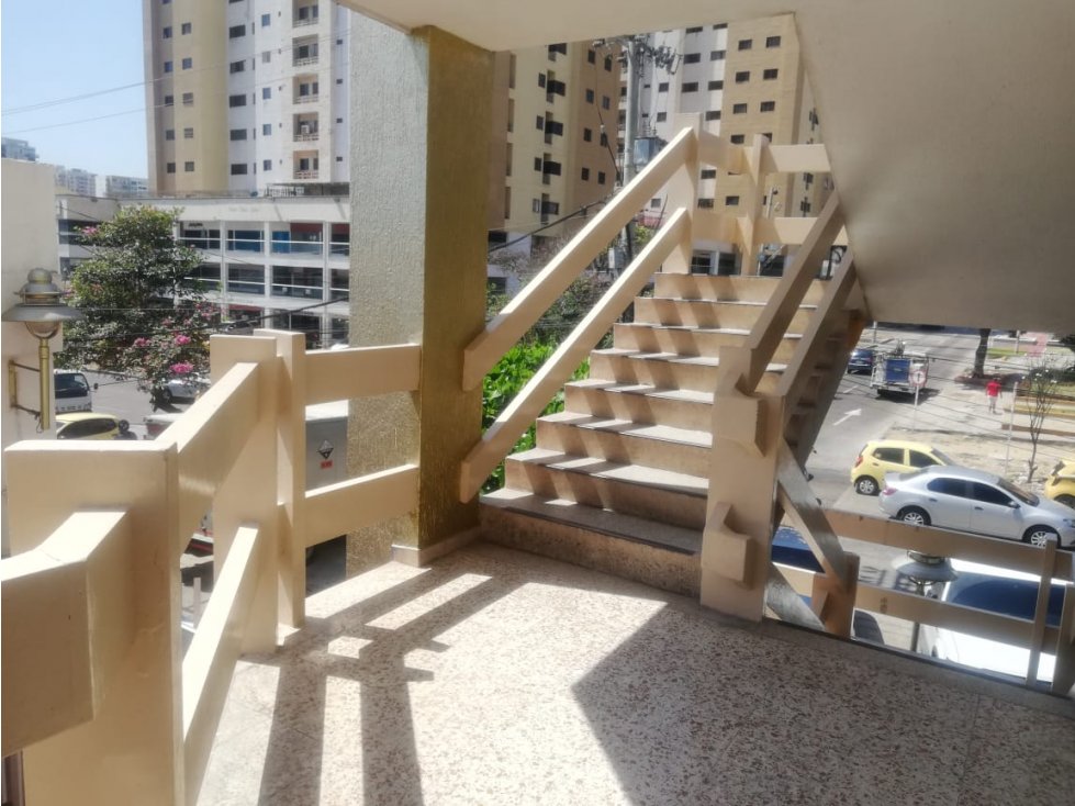 Edificio en venta con locales y oficinas Ciudad Jardín - 2