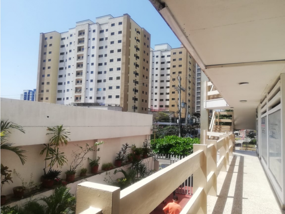 Edificio en venta con locales y oficinas Ciudad Jardín - 1