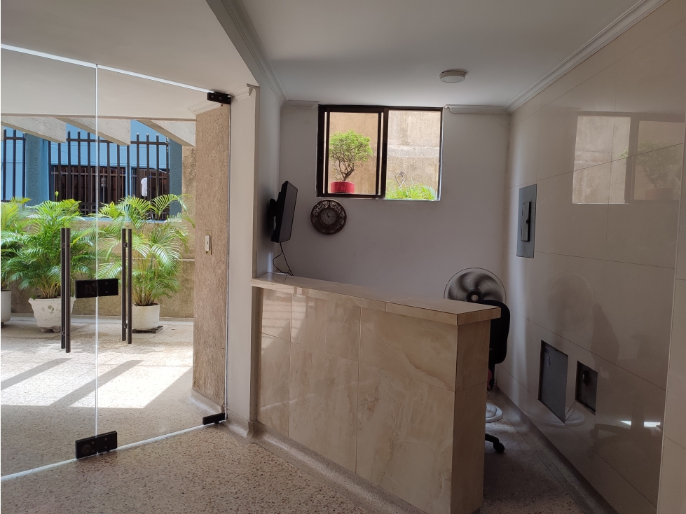 Se arrienda amplio apartamento dúplex en Altos de Riomar - 2