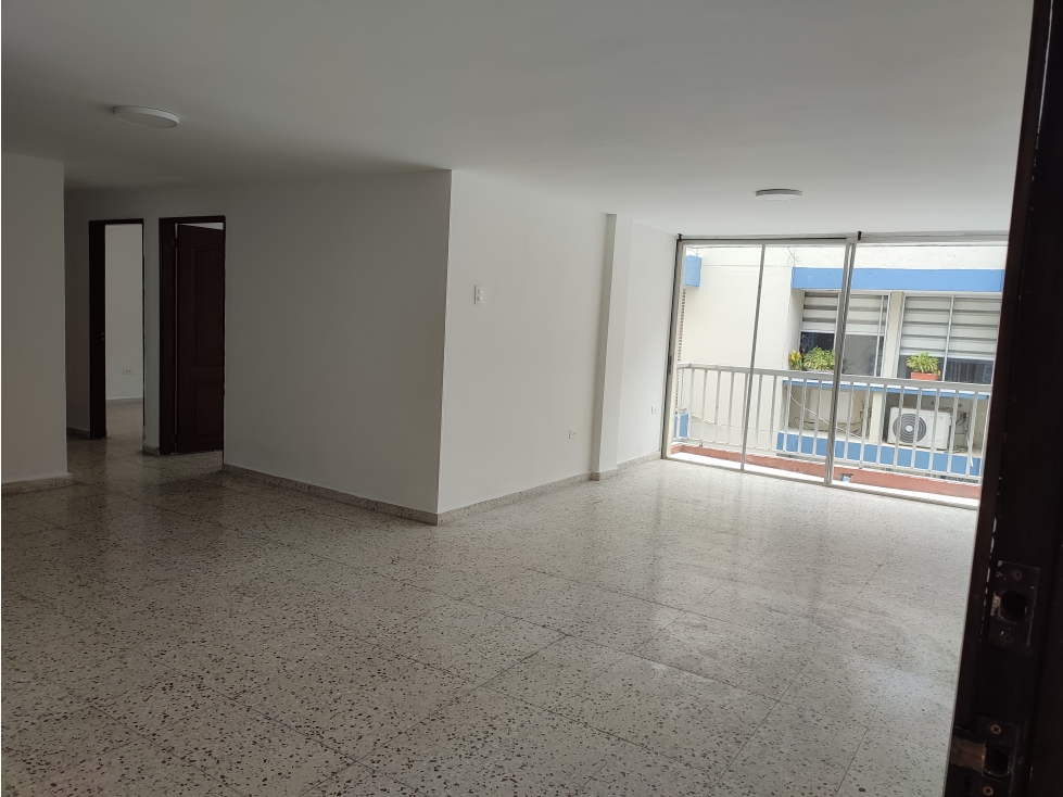 Se arrienda amplio apartamento dúplex en Altos de Riomar - 3