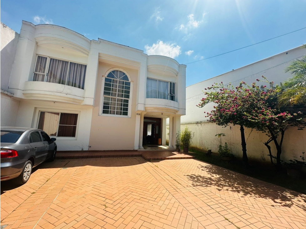 VENDO HERMOSA CASA EN EXLUSIVO SECTOR DE CIUDAD JARDIN — foto 2