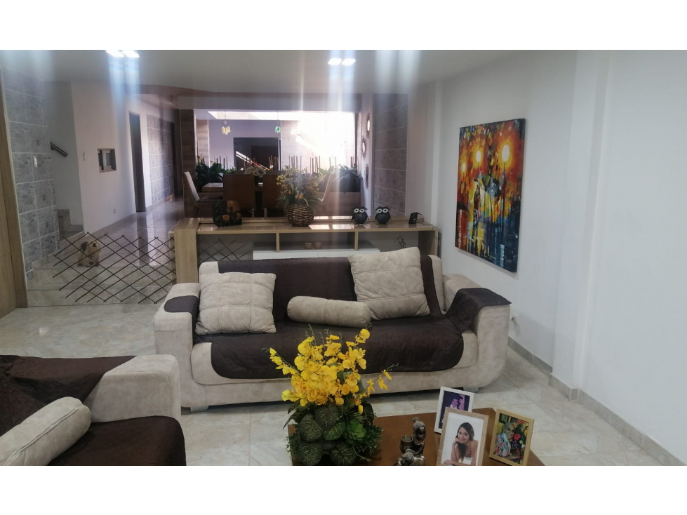 SE VENDE HERMOSA CASA EN CALI NORTE BARRIO LA FLORA GRAN OPORTUNIDAD — foto 2