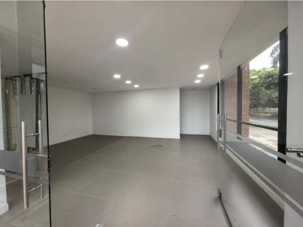 LOCAL EN ALQUILER DE 180 M² | UBICACIÓN ESTRATÉGICA EN EL SUR DE CALI