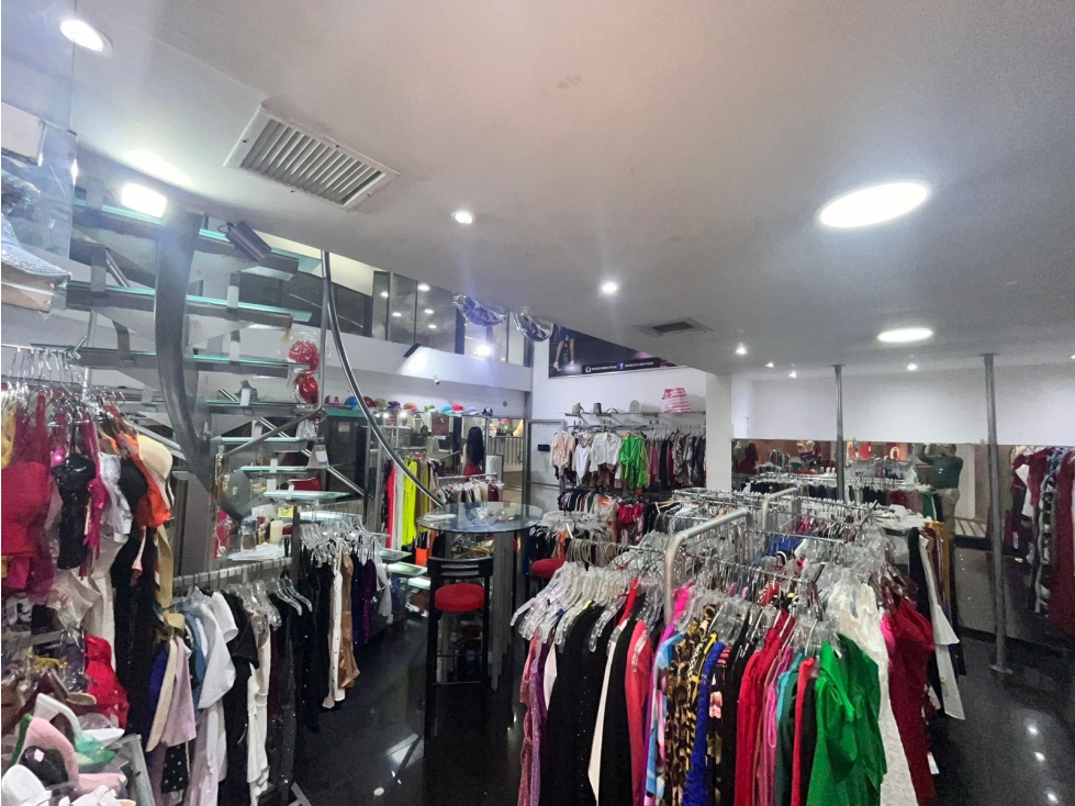 SE ALQUILA GRAN LOCAL EN SUR DE CALI COSMOCENTRO CON MEZANINE RENTABLE — foto 5