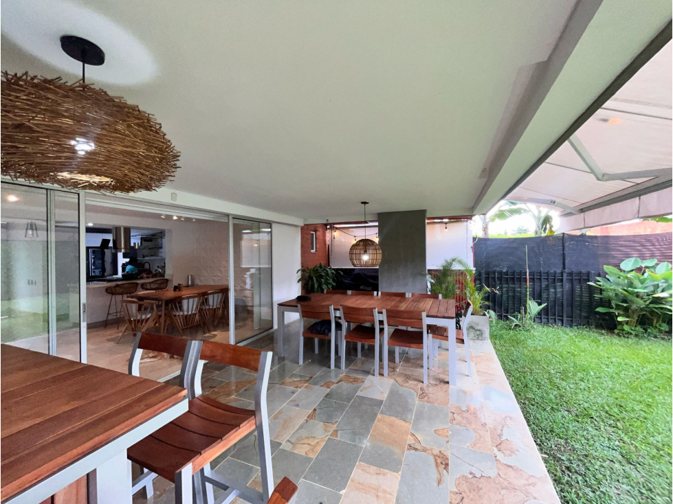 CASA EN VENTA EN JAMUNDÍ - VISTA AL PARQUE Y AMPLIOS ESPACIOS