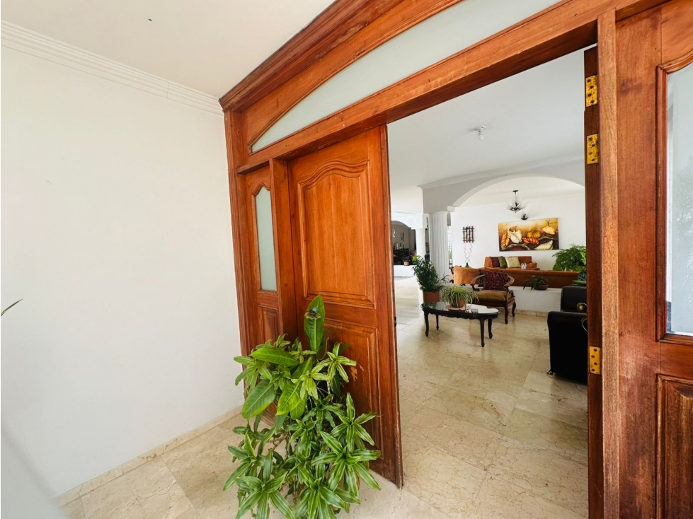 VENDO HERMOSA CASA EN EXLUSIVO SECTOR DE CIUDAD JARDIN