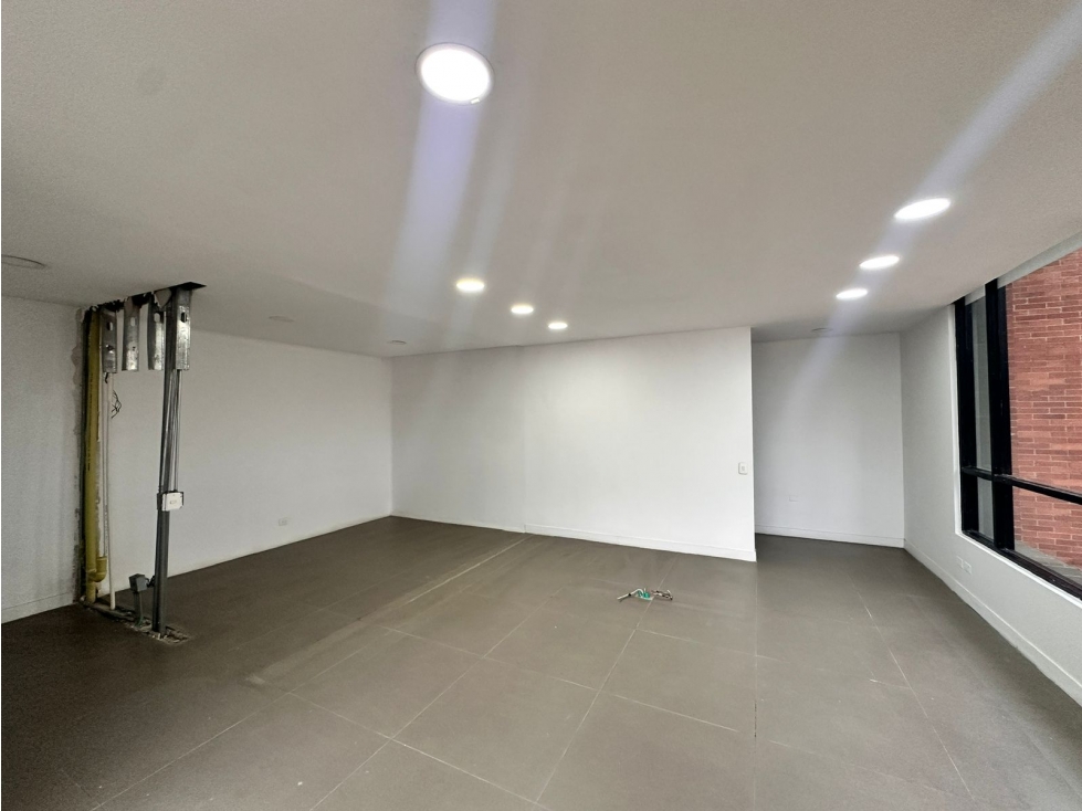 LOCAL EN ALQUILER DE 180 M² | UBICACIÓN ESTRATÉGICA EN EL SUR DE CALI — foto 2