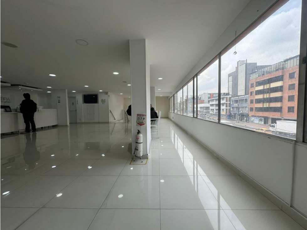 ALQUILER LOCAL COMERCIAL EN CHAPINERO — foto 2