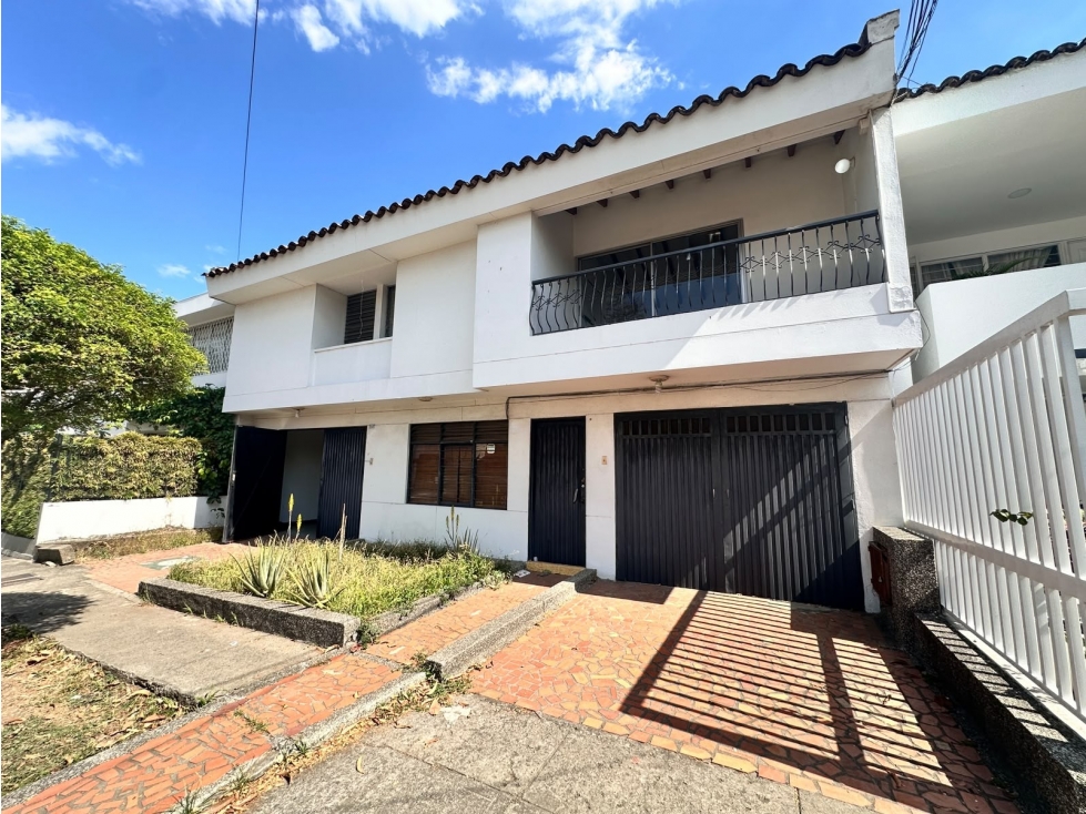 SE ALQUILA CASA PARA NEGOCIO EN LA FLORA NORTE DE CALI