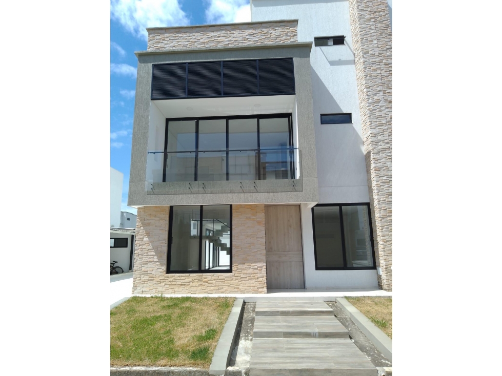 VENDO CASA CAMPESTRE EN LAS MERCEDES DE JAMUNDI EXCLUSIVA