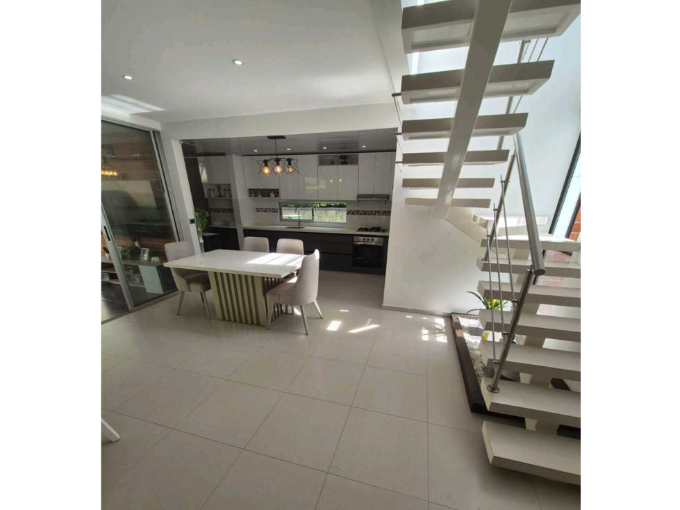 SE VENDE CASA EN VERDE HORIZONTE JAMUNDI SUR DE CALI
