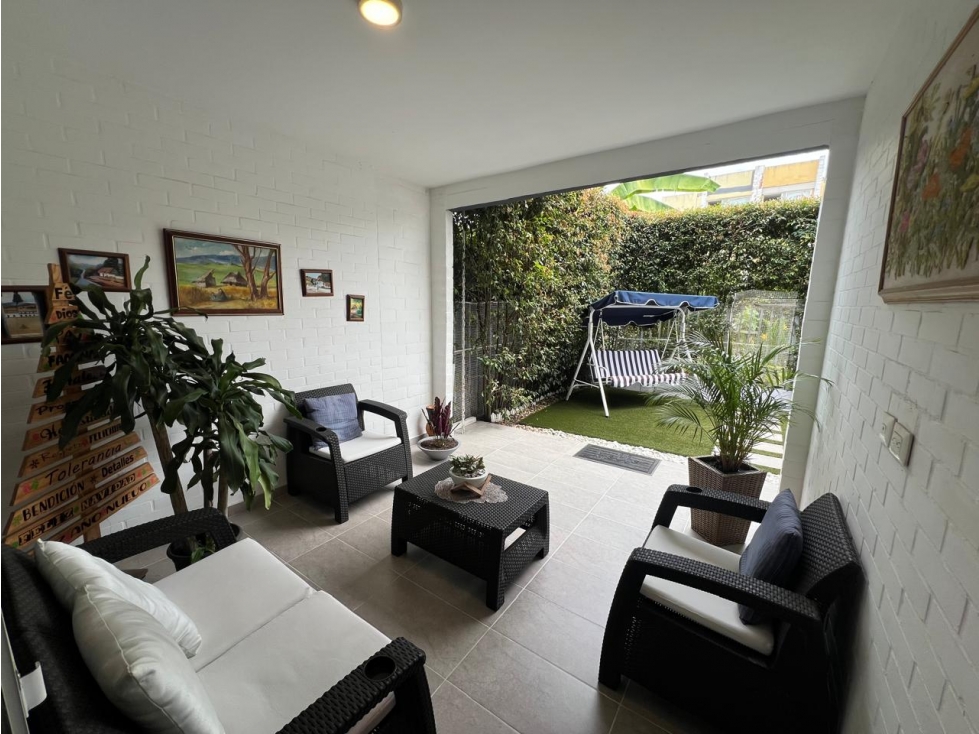 SE VENDE CASA EN EL CASTILLO COMO NUEVA — foto 4