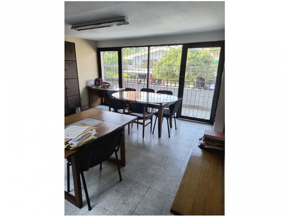SE VENDE CASA LOTE EN LAURELES