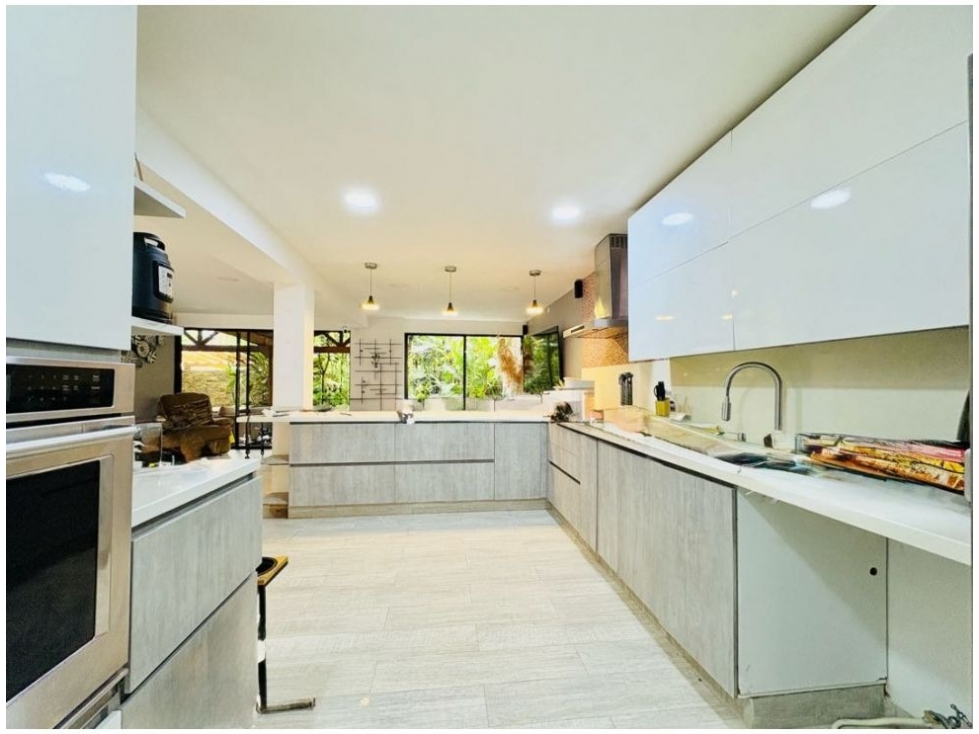 CASA DE TRES NIVELES PARA LA VENTA EN EL POBLADO CERCA AL TESORO — foto 4