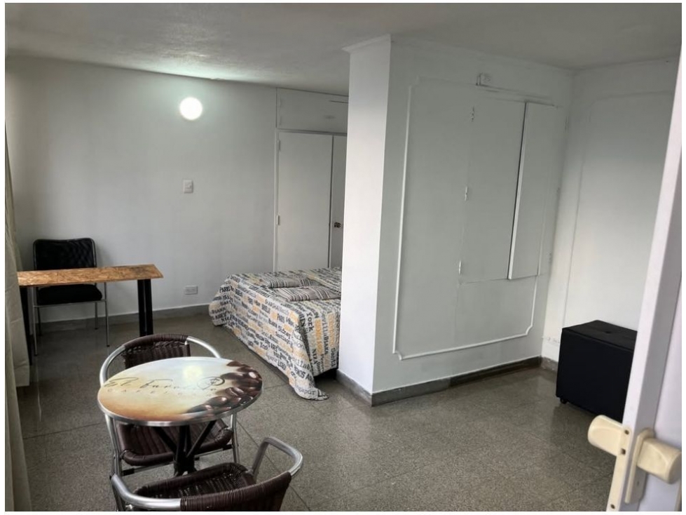 APARTA ESTUDIO EN ARRIENDO CENTRO DE MEDELLÍN AMOBLADO — foto 2