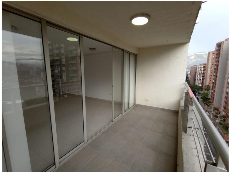 APARTAMENTO EN VENTA EN LOMA DE LOS BERNAL - 2