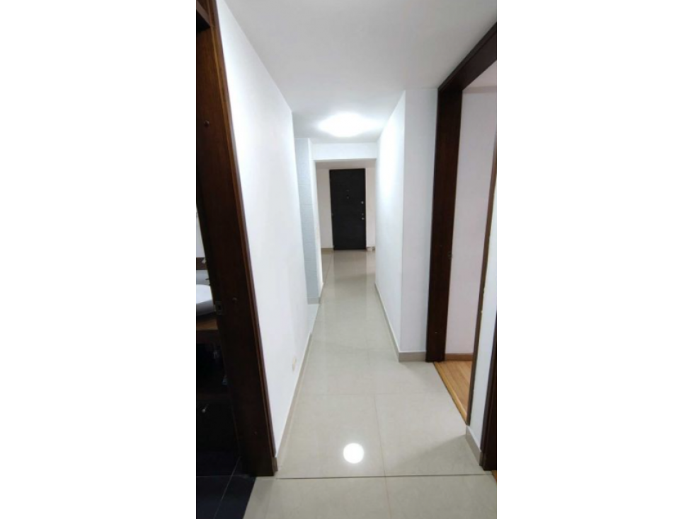 SE VENDE APARTAMENTO EN LOMAS DE LOS BERNAL — foto 6