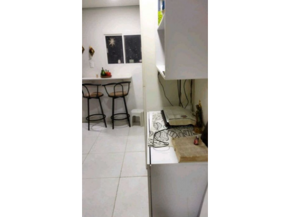 SE VENDE CASA EN PRIMER PISO EN LA ALMERIA — foto 2
