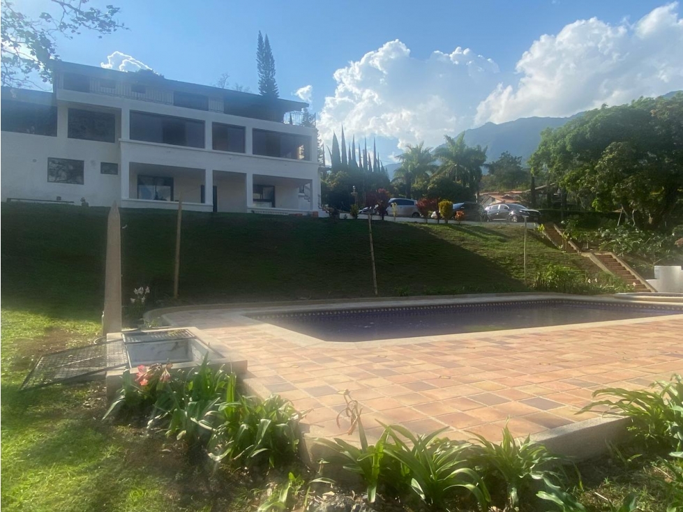 SE VENDE CASA FINCA COPACABANA