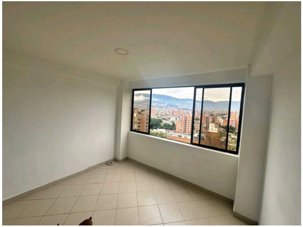 APARTAMENTO EN VENTA SECTRO CALAZANS PARTE BAJA