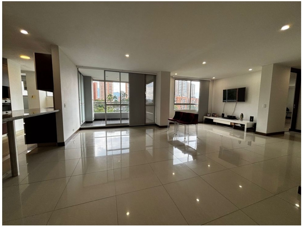 APARTAMENTO EN VENTA EL POBLADO SECTOR LOS BALSOS