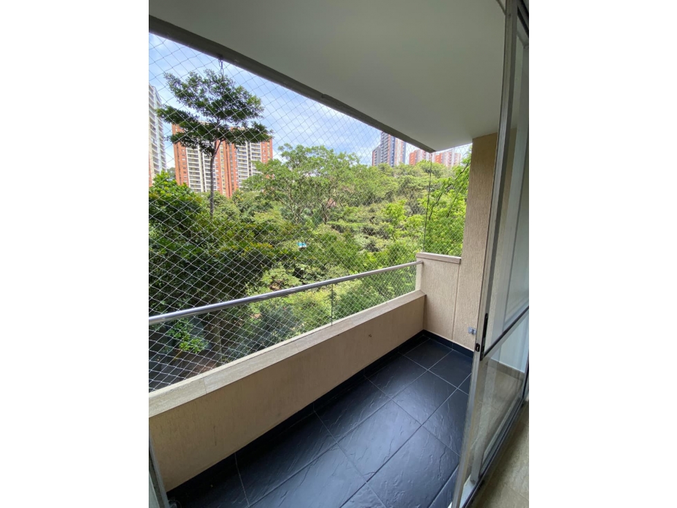 APARTAMENTO LOMA DE LOS BERNAL PARTE BAJA — foto 2
