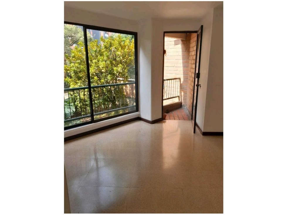 APARTAMENTO EN VENTA LOMA DE LOS BERNAL