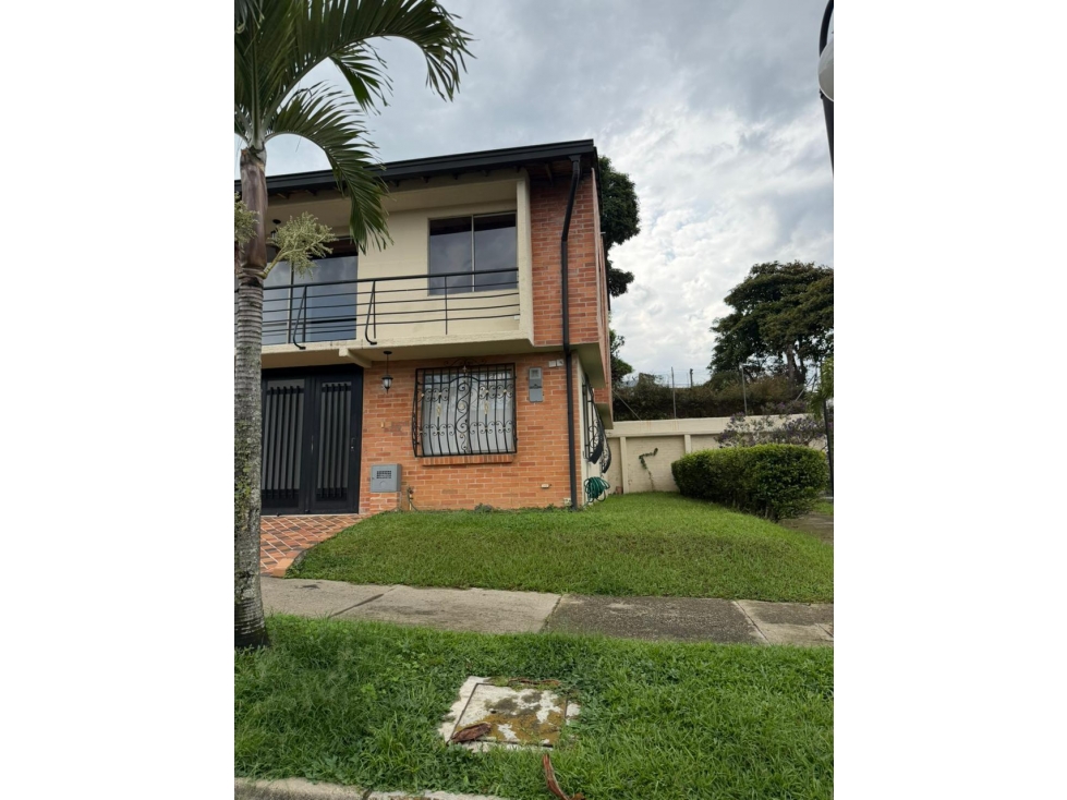 CASA UNIFAMILIAR EN ARRIENDO LA ESTRELLA - 1