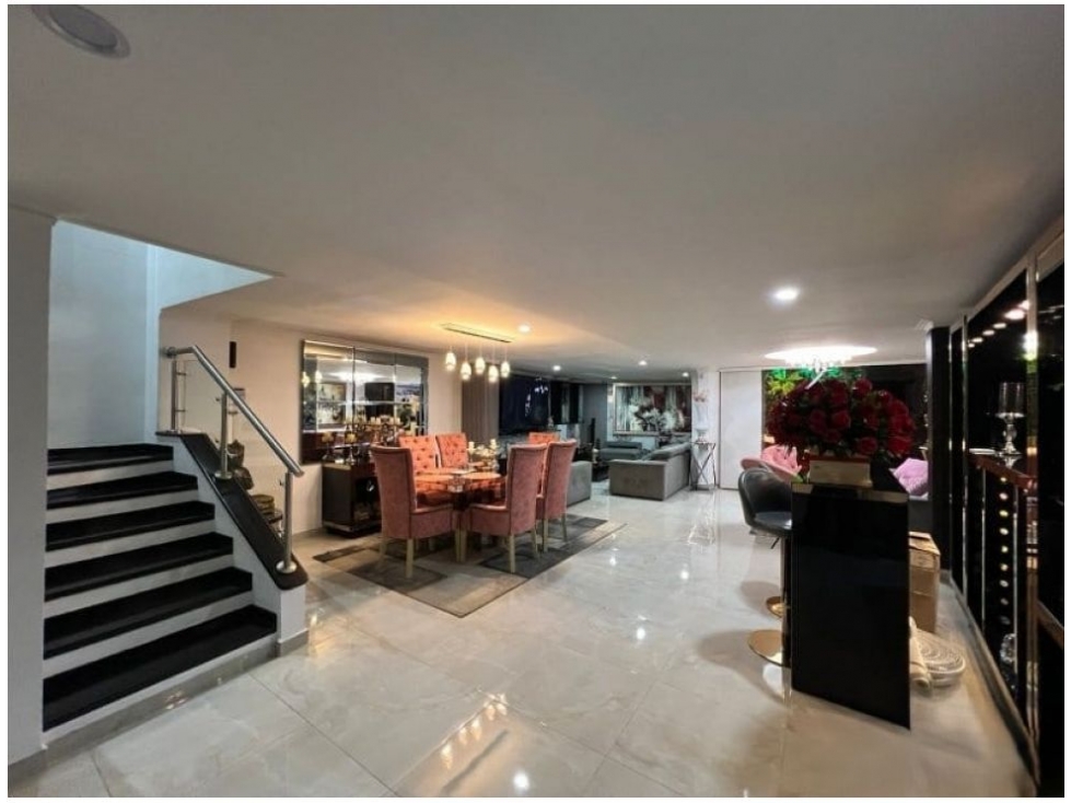 CASA EN VENTA ENVIGADO TRANSVERSAL INTERMEDIA