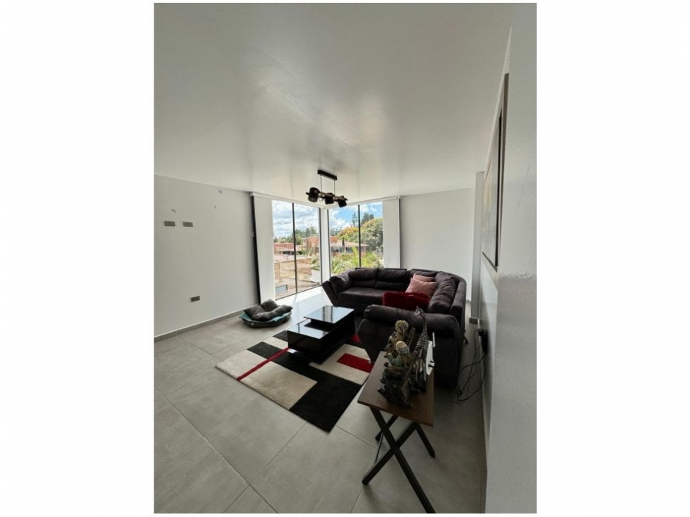 CASA EN VENTA LOMA DEL ESCOBERO PARTE ALTA