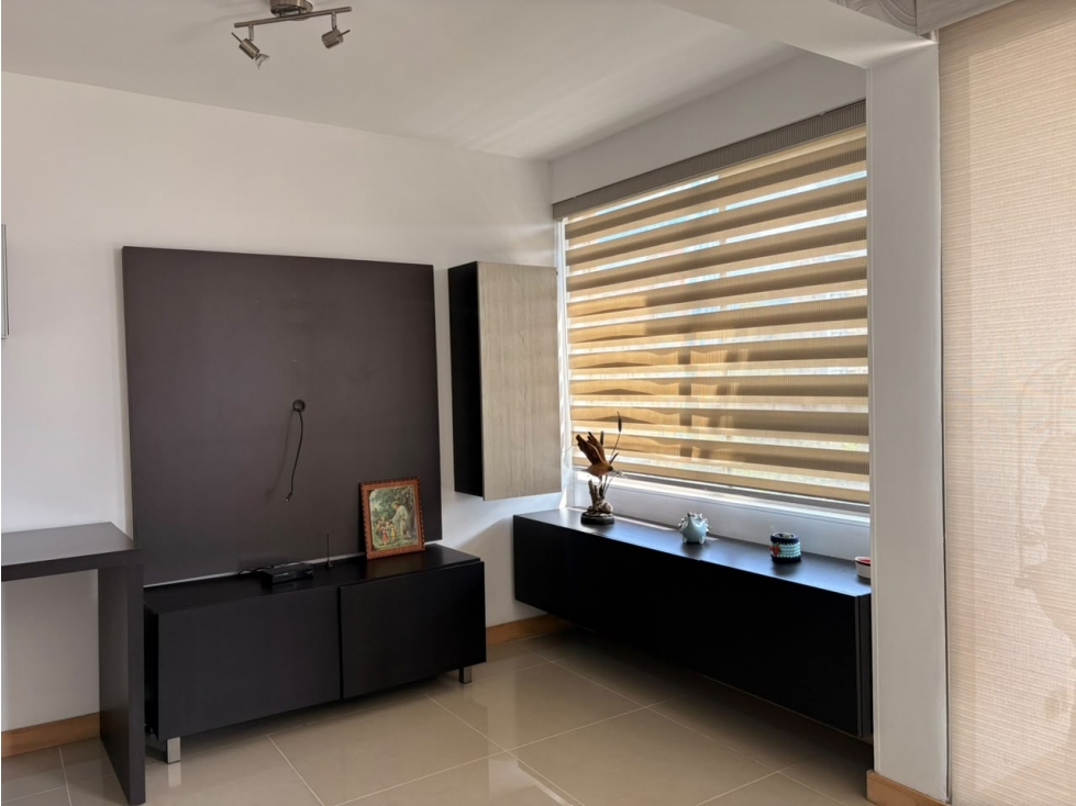 APARTAMENTO EN ARRIENDO LOMA DE LOS BERNAL AMOBLADO — foto 5