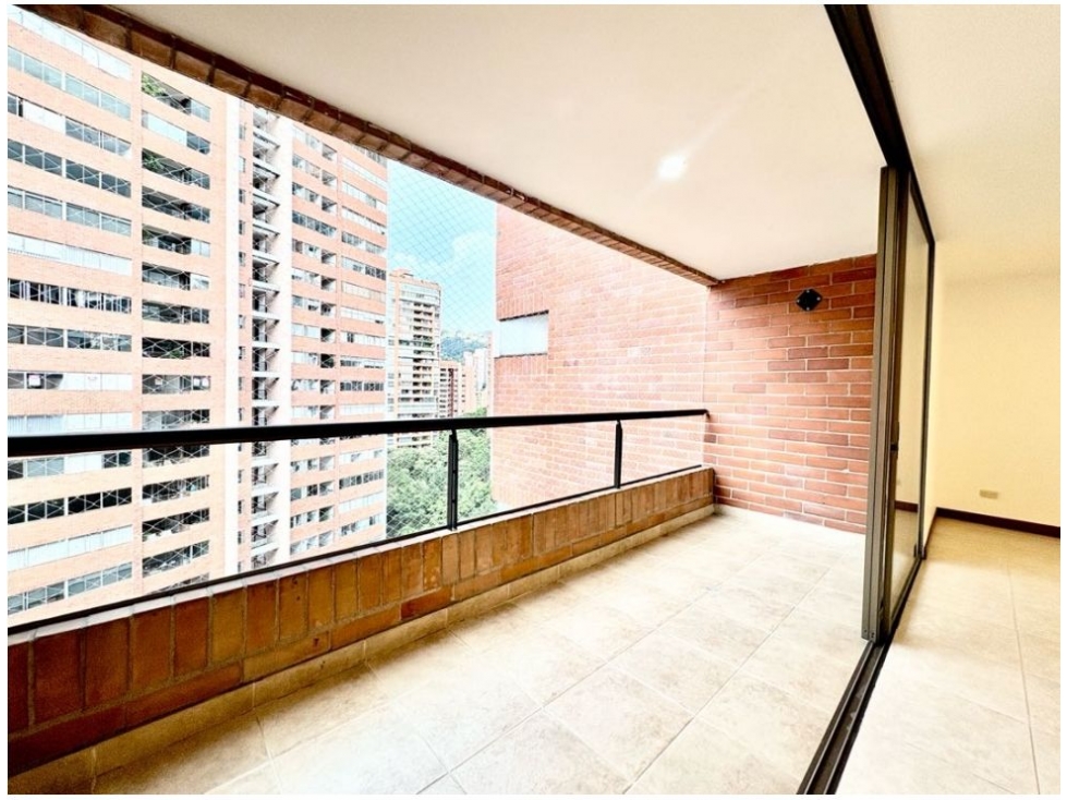 APARTAMENTO EN VENTA EL POBLADO LOS PARRA