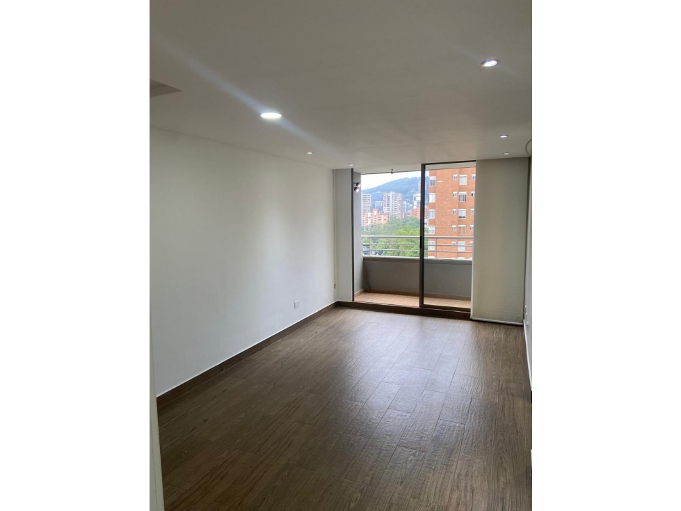 APARTAMENTO EN VENTA RIACHUELOS POBLADO TRANSVERSAL INTERMEDIA — foto 2
