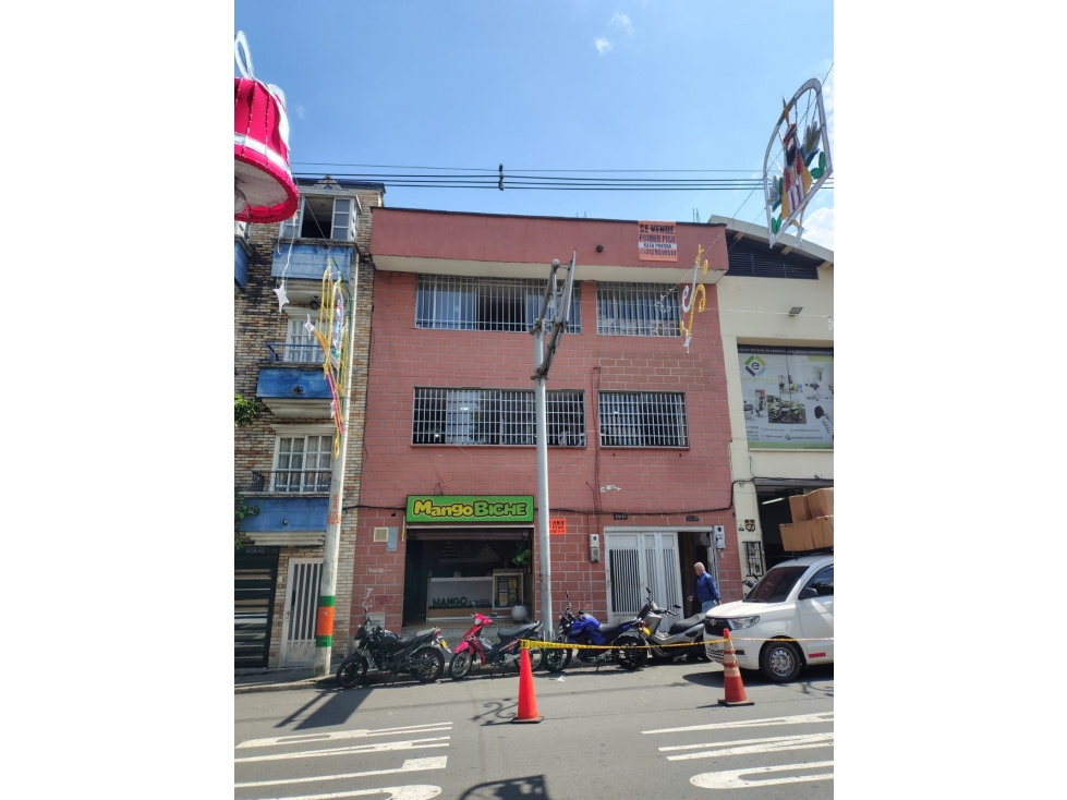 LOCAL COMERCIAL EN VENTA ENVIGADO ZONA CENTRO PISO 2