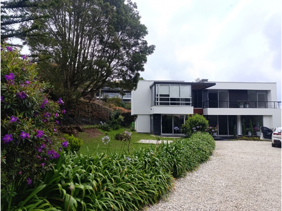 CASA EN VENTA ENVIGADO EN ALTOS DEL ESCOBERO