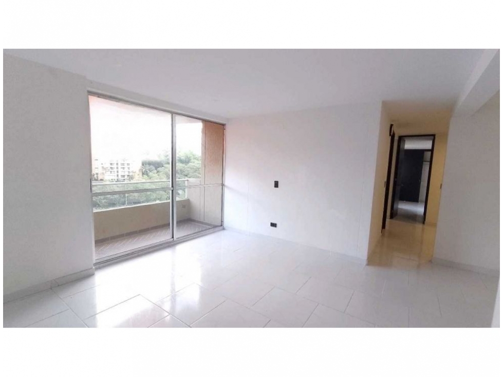 VENTA APARTAMENTO REMODELADO LOMA DE LOS BERNAL