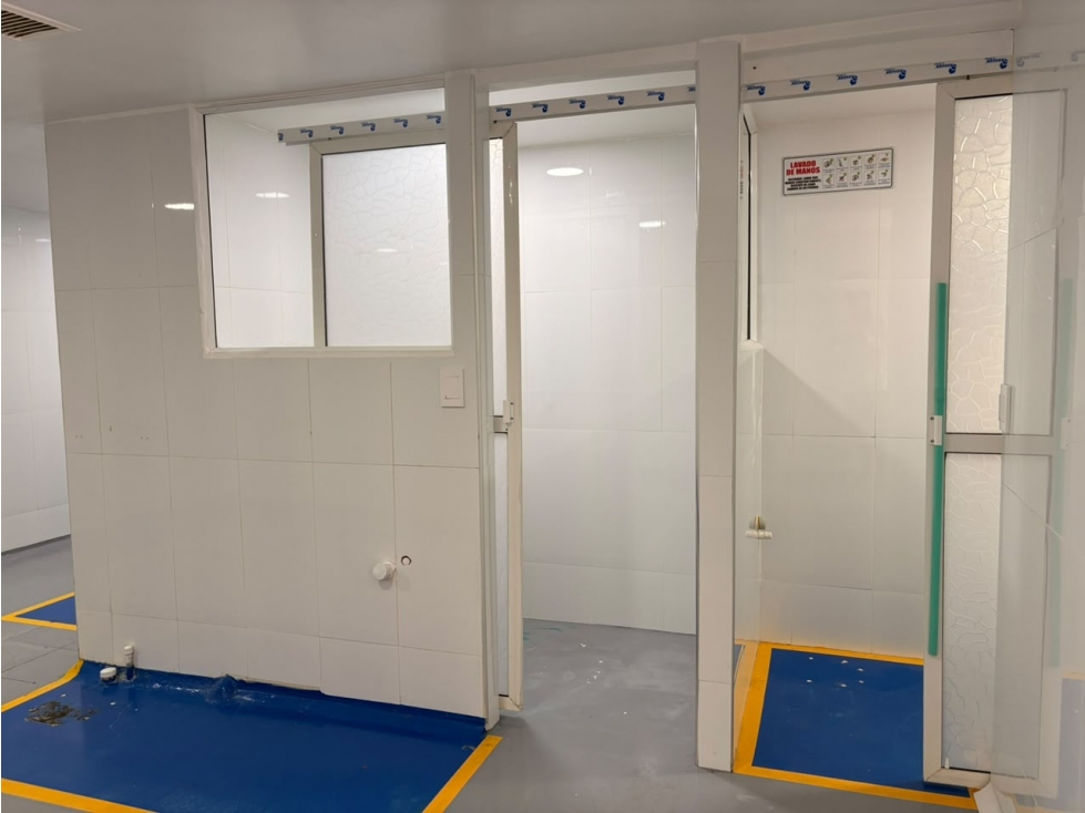 LOCA EN ARRIENDO EN LAURELES CERCA A LA AVENIDA NUTIVARA