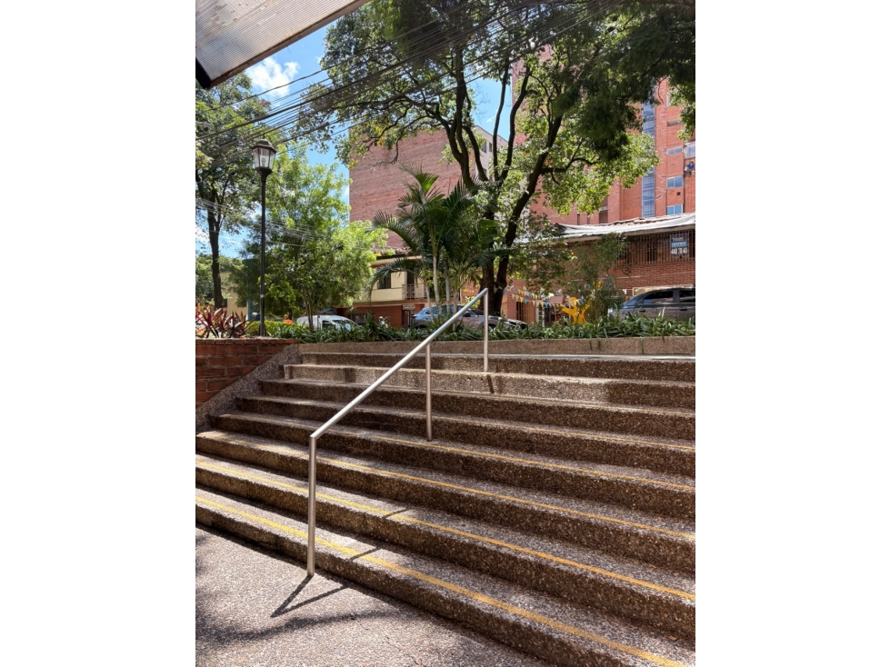 LOCA EN ARRIENDO EN LAURELES CERCA A LA AVENIDA NUTIVARA — foto 5