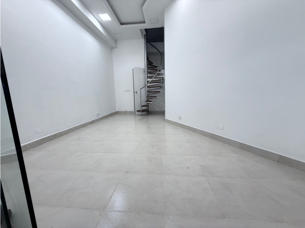 LOCAL EN VENTA, SECTOR LOMA DEL ESCOBERO ENVIGADO